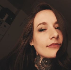 Meet your Posher, Haily